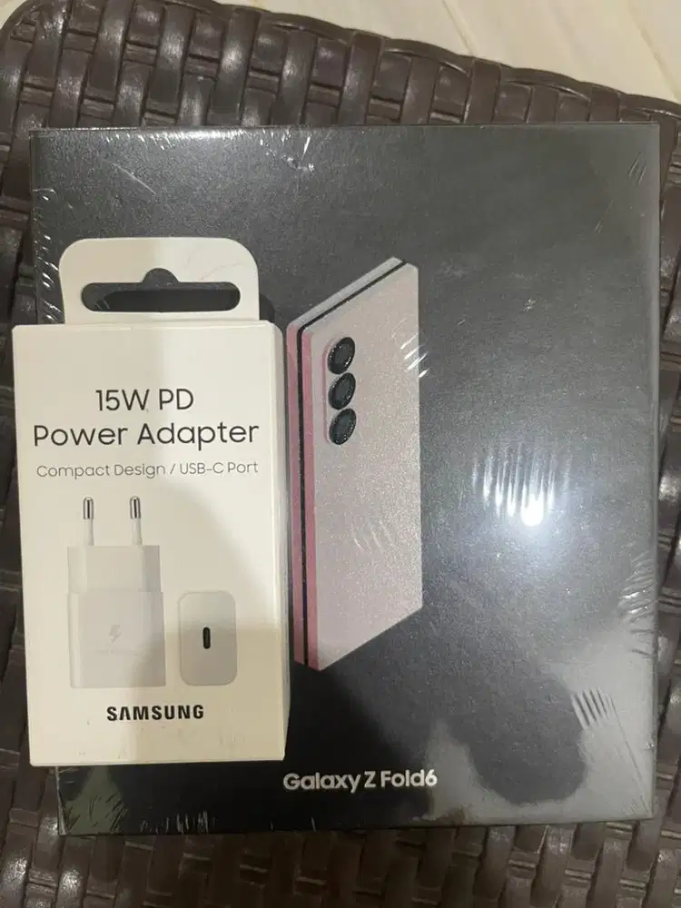 Samsung Fold 6 256 pink BNIB SEIN