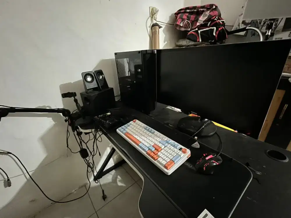 SATU SET KOMPUTER MEDIUM SPEK