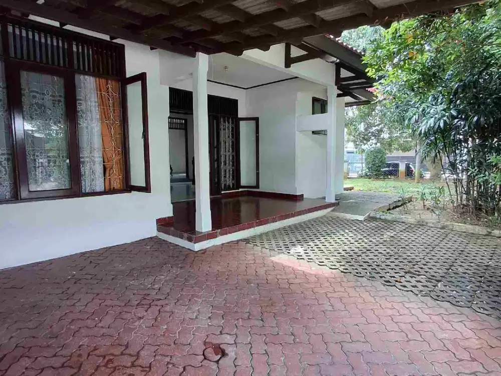 Disewakan Rumah Dekat MRT Lebak Bulus