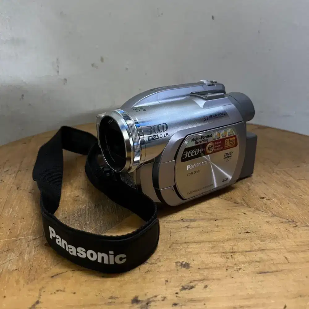 Panasonic VDR-D300 Camcorder Handycam VDR DVD Kamera Video Camera VNTG