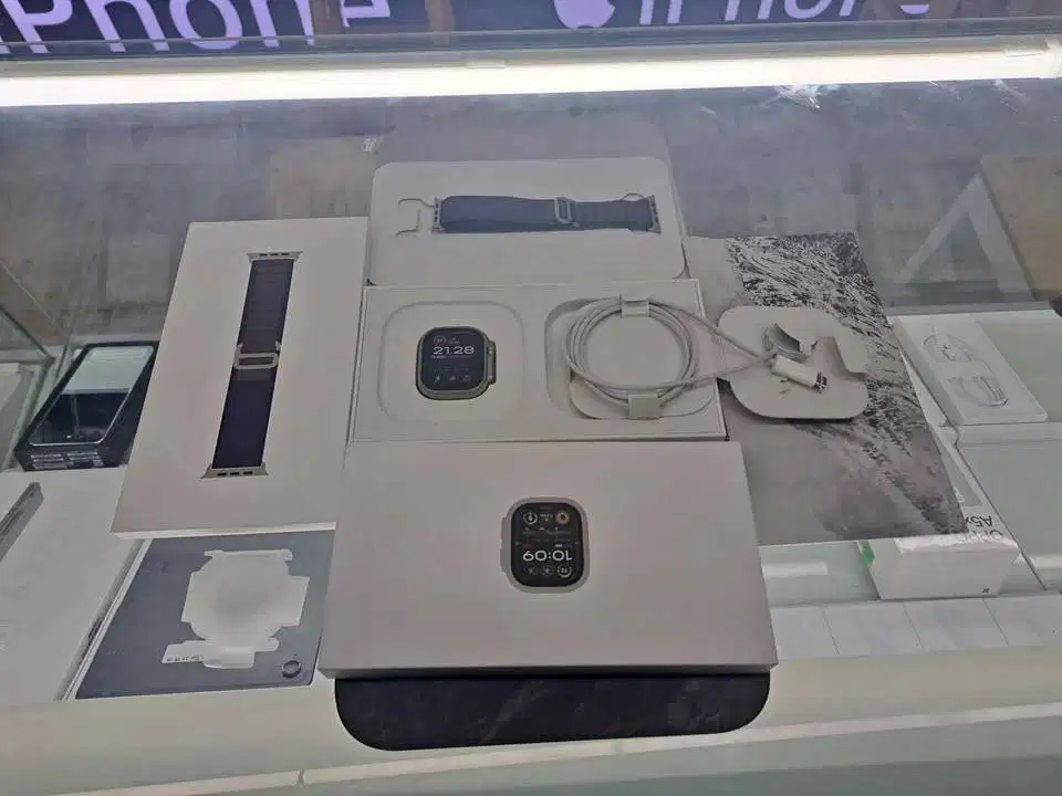 Second Apple Watch Ultra 2 49mm Indigo Alpine Loop Ex Inter Mulus