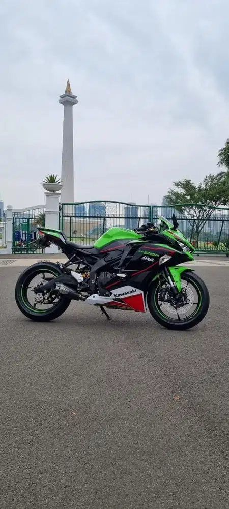Kawasaki Ninja ZX25R 2021 Mint Condition