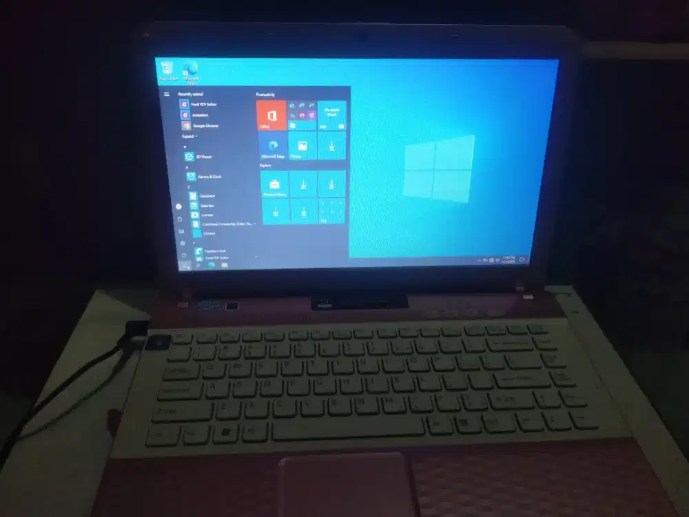Jual laptop Sony murah dari pada gak kepakai.