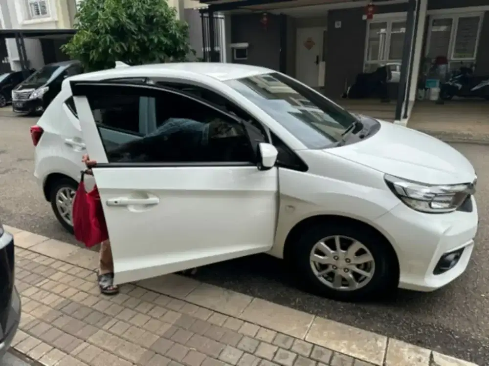 Di jual mobil honda Brio kondisi mulus