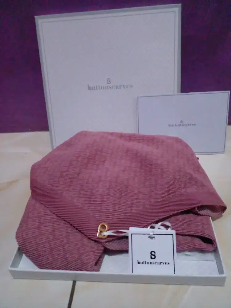 DIJUAL CEPAT BUTTONSCARVES