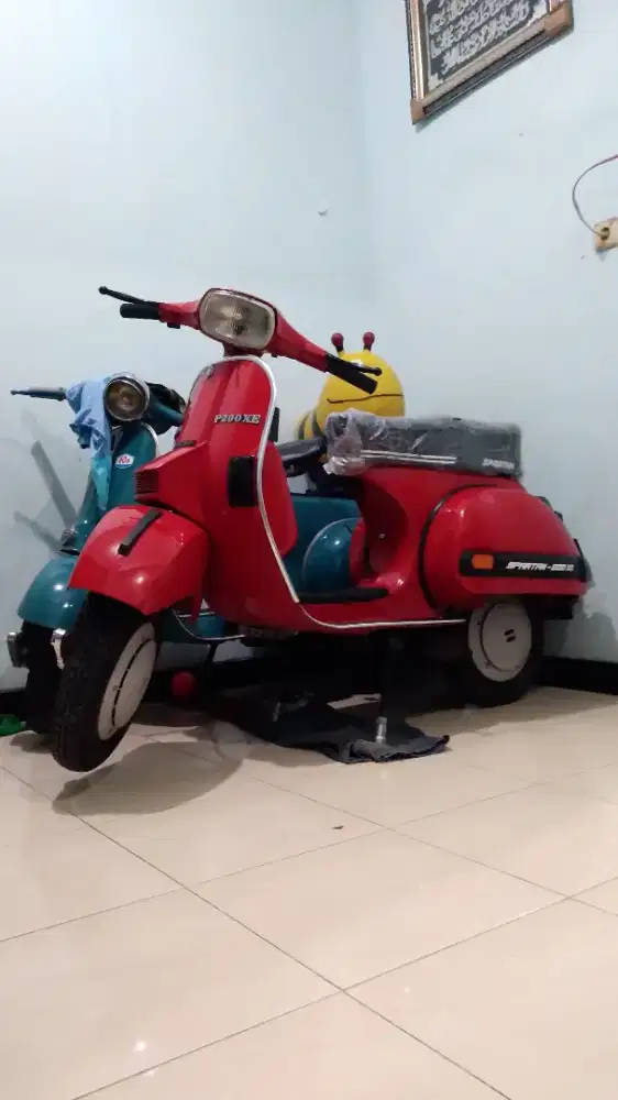 VESPA SPARTAN 200CC SIGNAL RED RESTORASI
