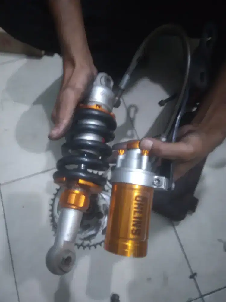 Shock vnd satria hiu/lumba tabung pisah+breket