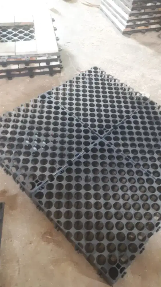 DRAINASE CELL TEBAL 3CM.uk 25×25cm