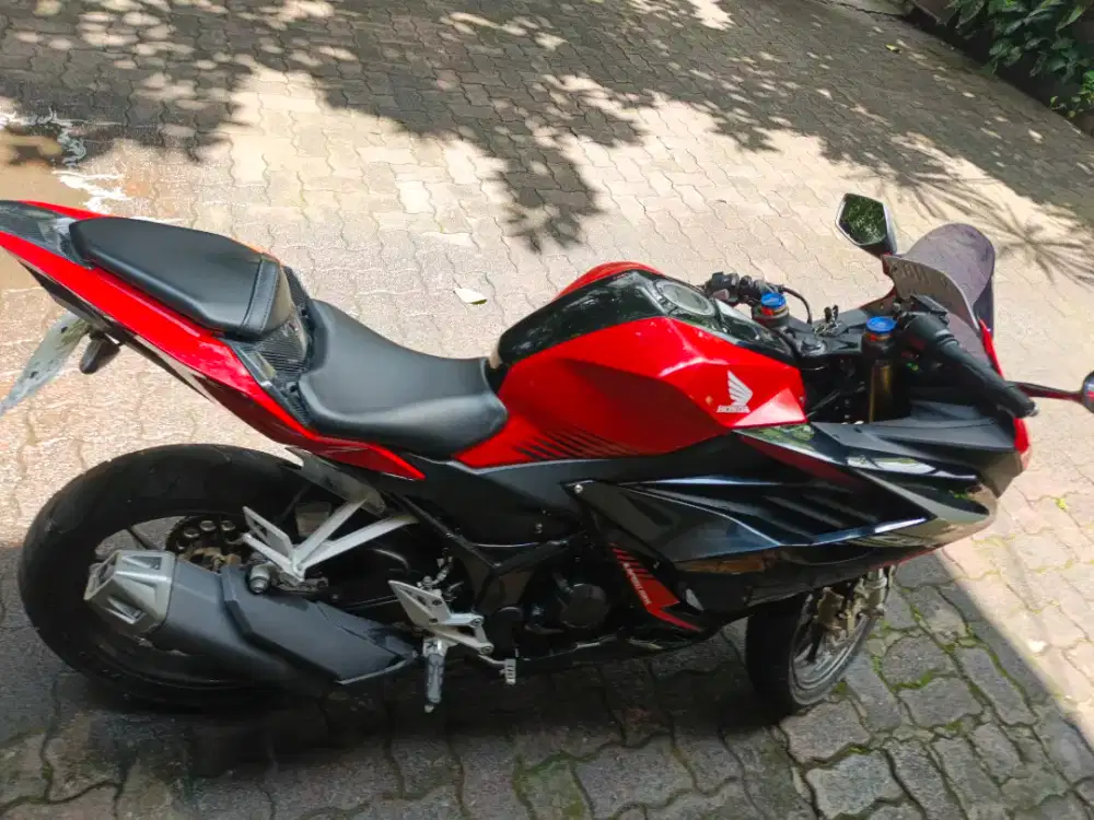 DI JUAL CBR 150 THN 2021 NEGO