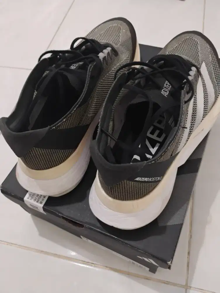 Sepatu lari Adidas Adizero, size EU 42 2/3