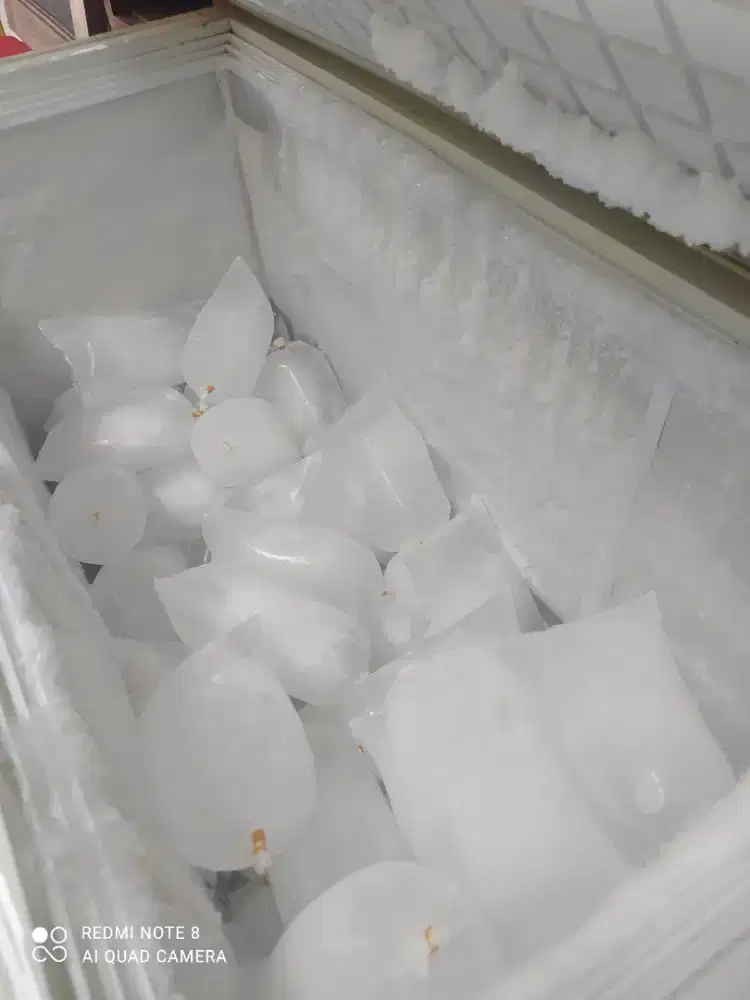 Di jual freezer dast