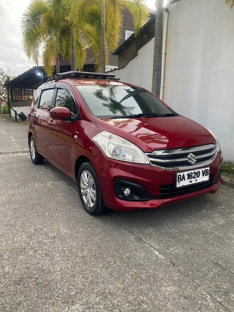 Ertiga GL merah merona