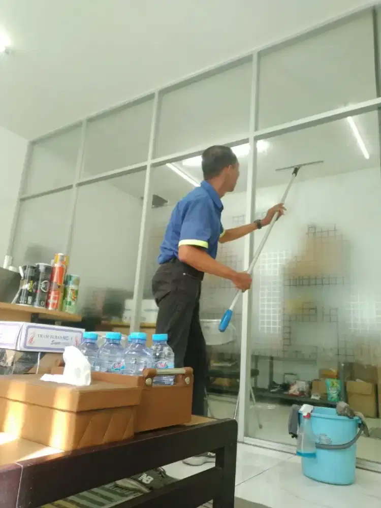 Dibutuhkan cleaning service perempuan