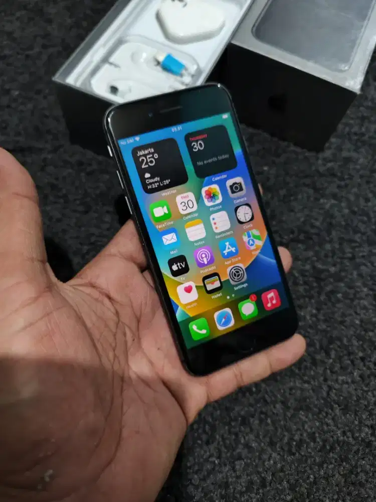 iPhone 8 64gb mulus fulset all operator jamin aman