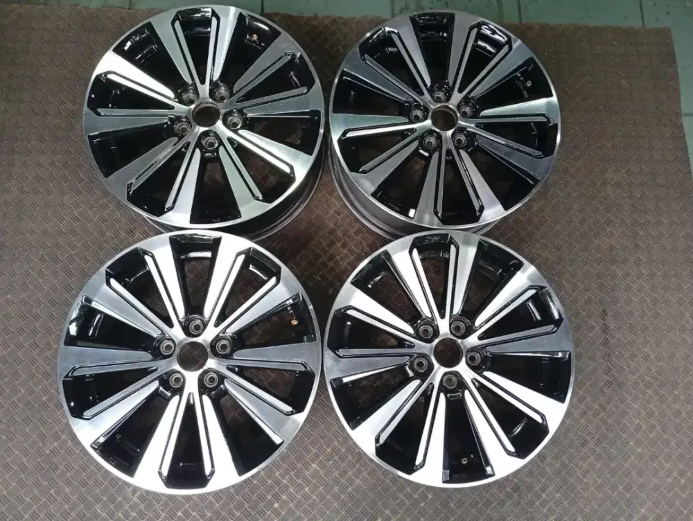 Velg Original Veloz 2024 pcd 5x100