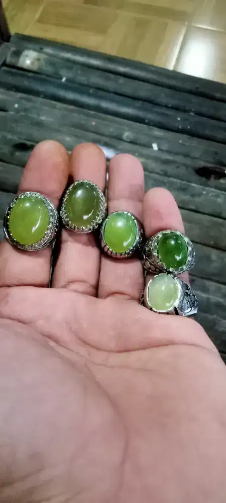 Batu akik idocrase Pucuk pisang