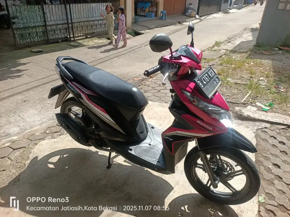 Honda beat magenta 2017