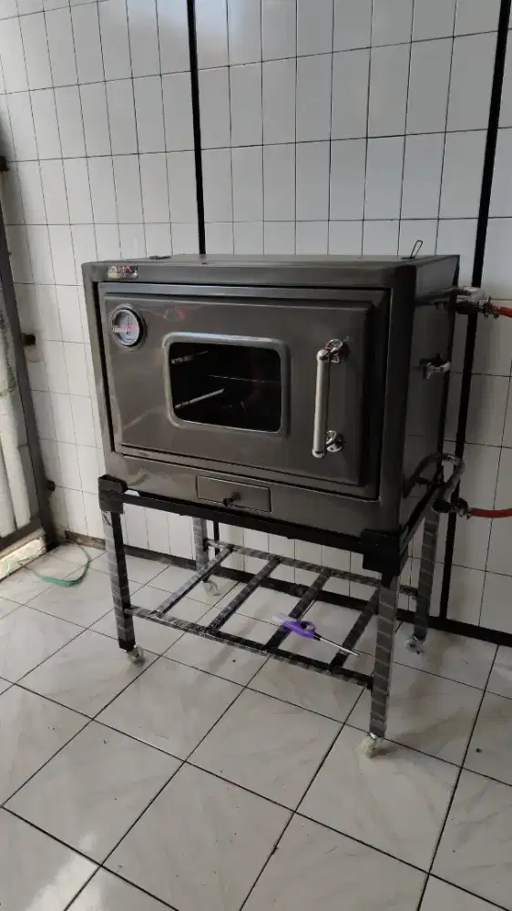 Dijual oven bima baru. Uk 80x40