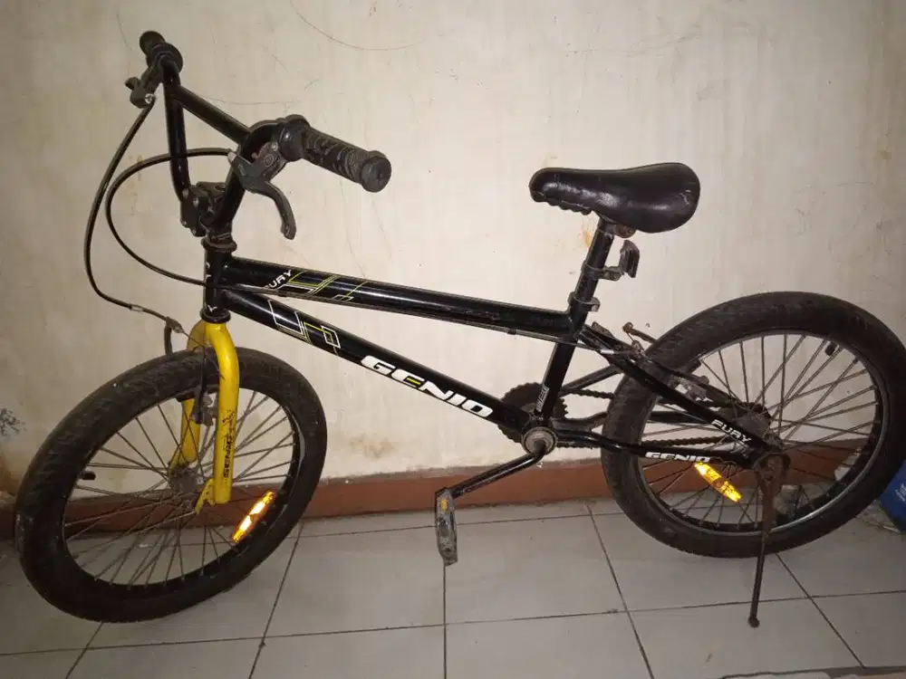 Sepeda BMX (Genio)
