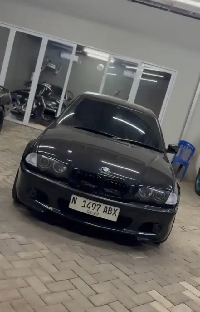 BMW E46 M43 318i 2001 Hitam