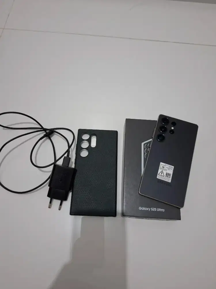 Samsung S25 Ultra 12/256 black