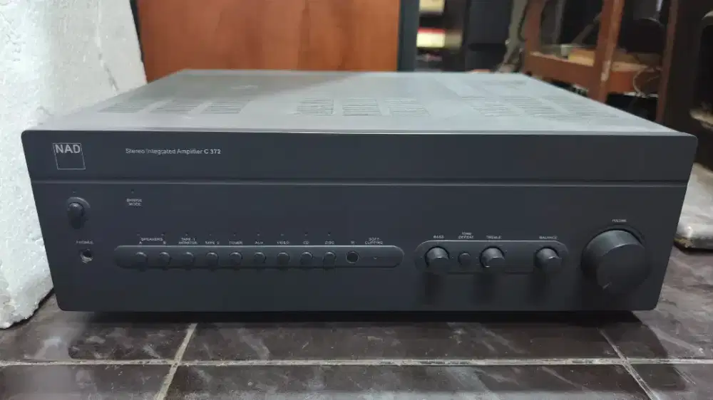 NAD C372 Stereo Integrated Amplifier