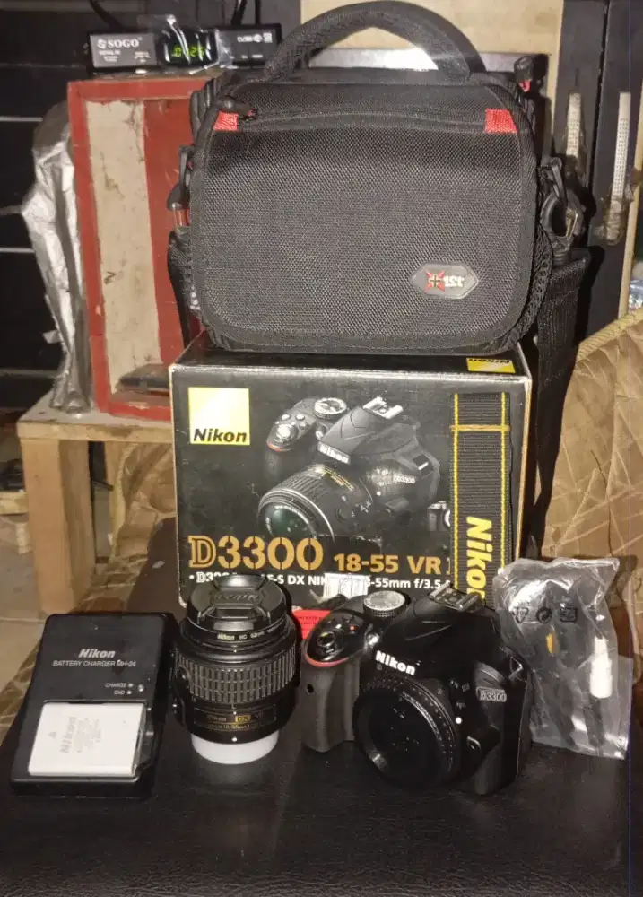 Kamera Nikon D3300+lensa kit 18-55mm vr 2 kondisi mulus fullset