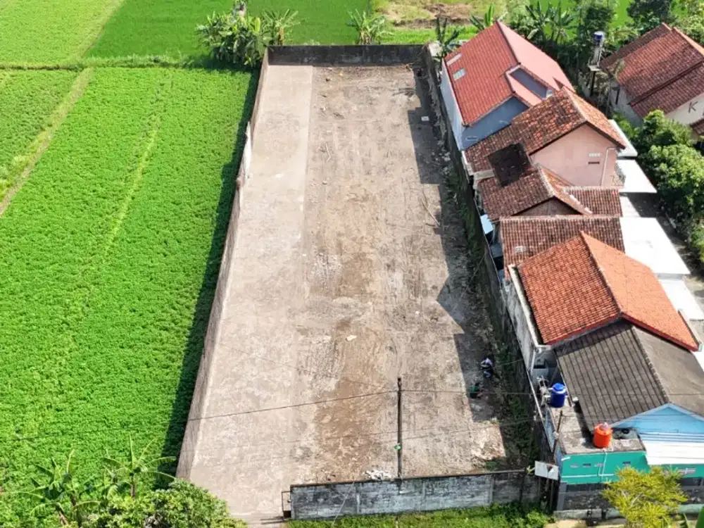 Jakal km 8, Dekat Resto Muara Kapuas, Jalan  7 Meter