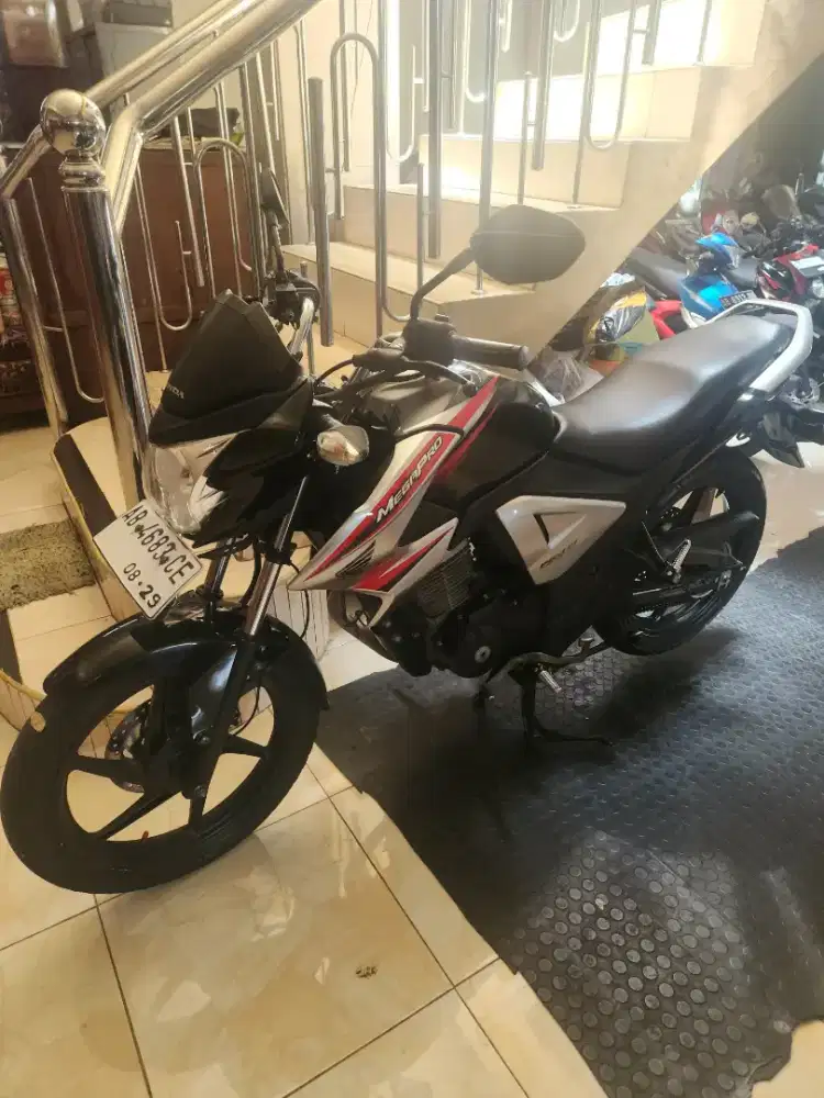 Mega pro cw f1 injeksi hitam 2014 Gbm