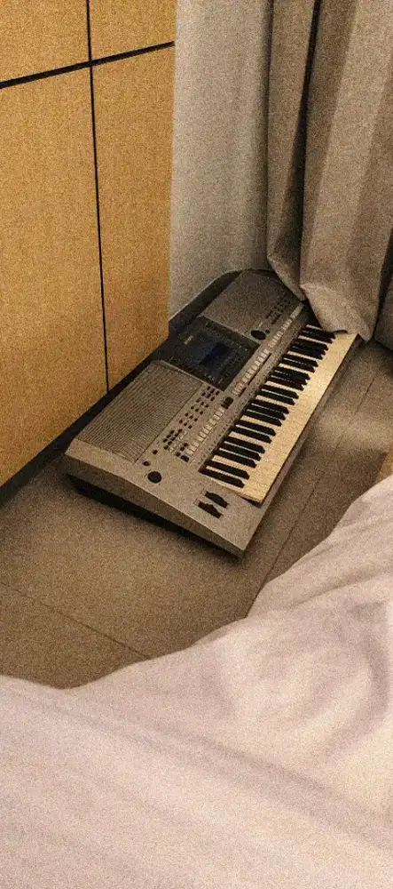 DIJUWAL ALAT MUSIC PIANO PSR S700 KEYBOARD ARRANGER PSRS S 700 LENKAPX