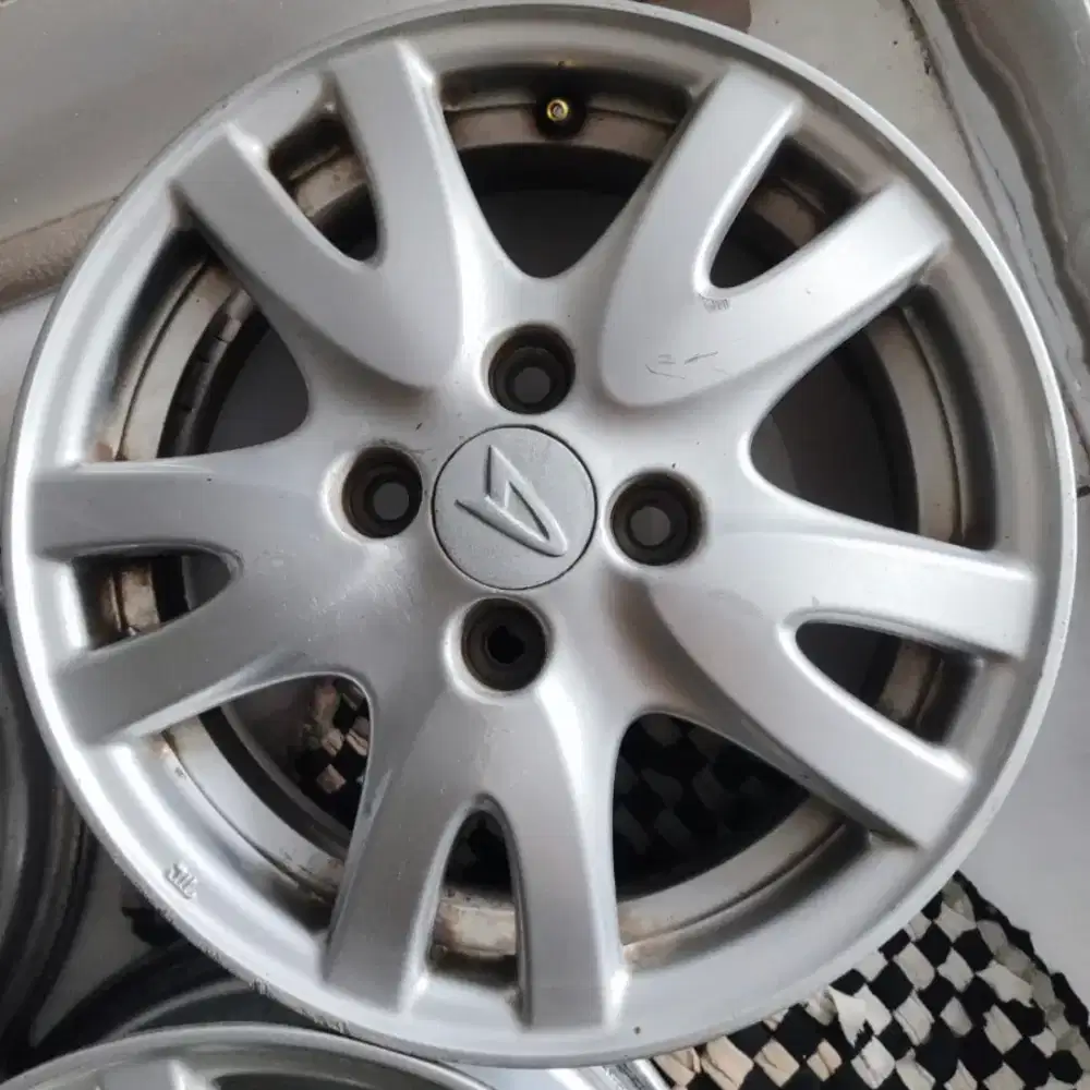 Velg Velk honda Brio cakep mulus no speleng no retak sdh dibalancing