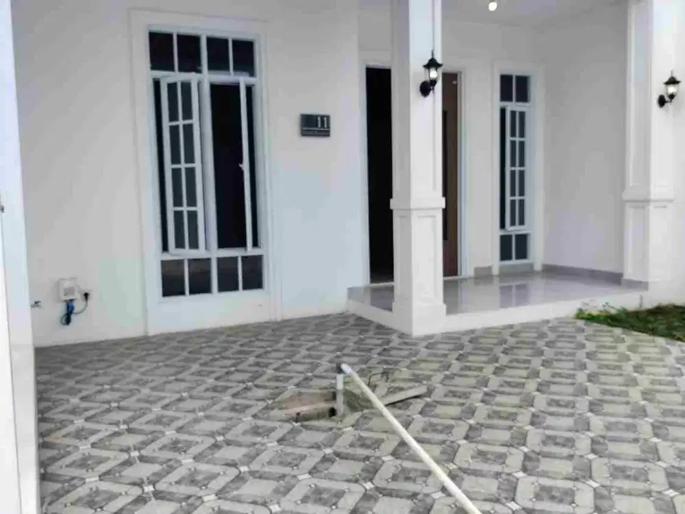 RUMAH BARU JALAN UTAMA SAMPING POM BENSIN MURAH 900JT AJA.