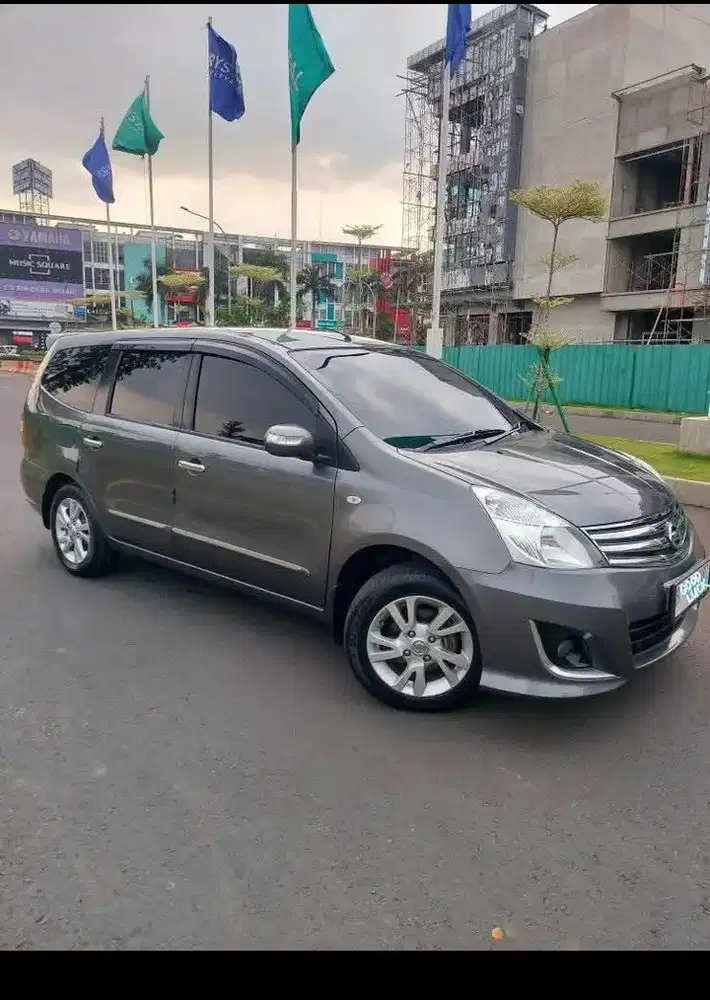 Nissan Grand livina 2012 Bensin