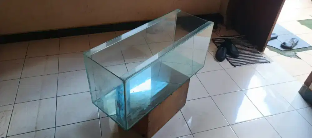 Aquarium Ikan Bekas