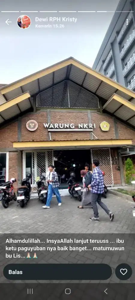 Karyawan kantin upn