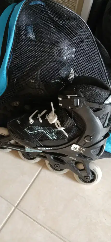 Sepatu roda kondisi bagus