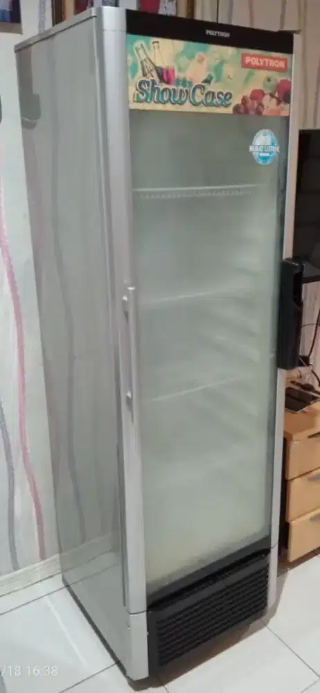 Dijual Showcase POLYTRON ukuran besar tinggi