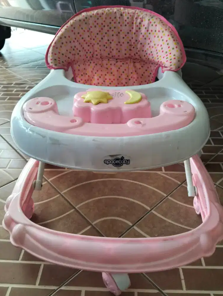 Dijual 1 unit baby Walker merk space baby