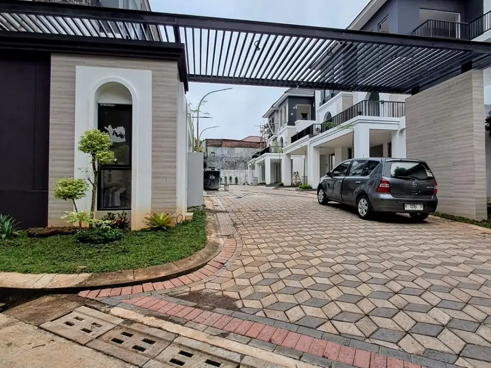 RUMAH MEWAH 4 KT &  3 KM MURAH DEKAT AKPOL SEMARANG