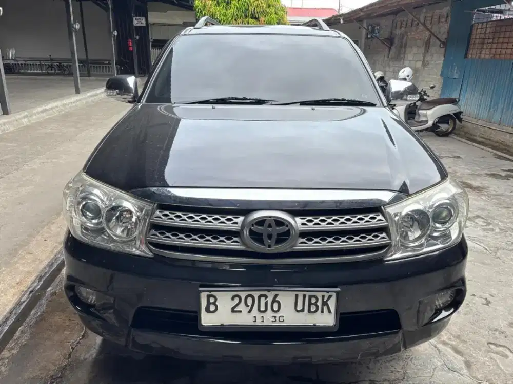 Fortuner 2.5 G Diesel Istimewa