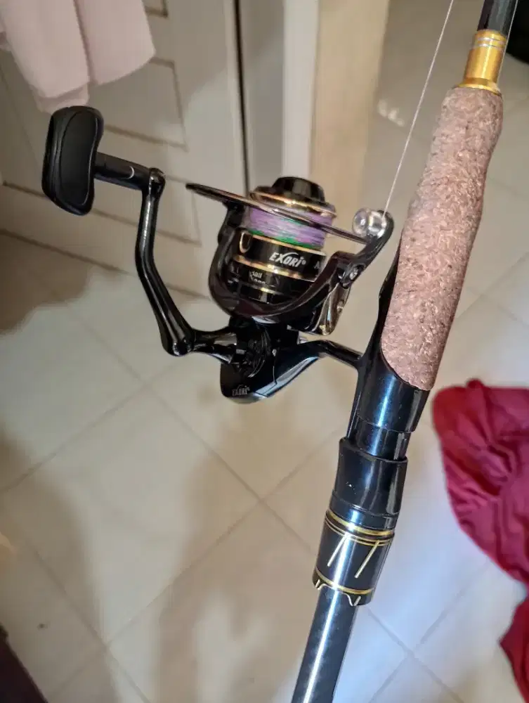Joran pancing carbon solid 1.80mtr+Reel Exori 1000 PE