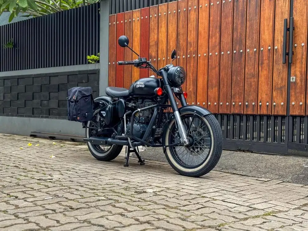 ROYAL ENFIELD CLASSIC 500 FP ISTIMEWA REBEL VULCAN STREET BENDA