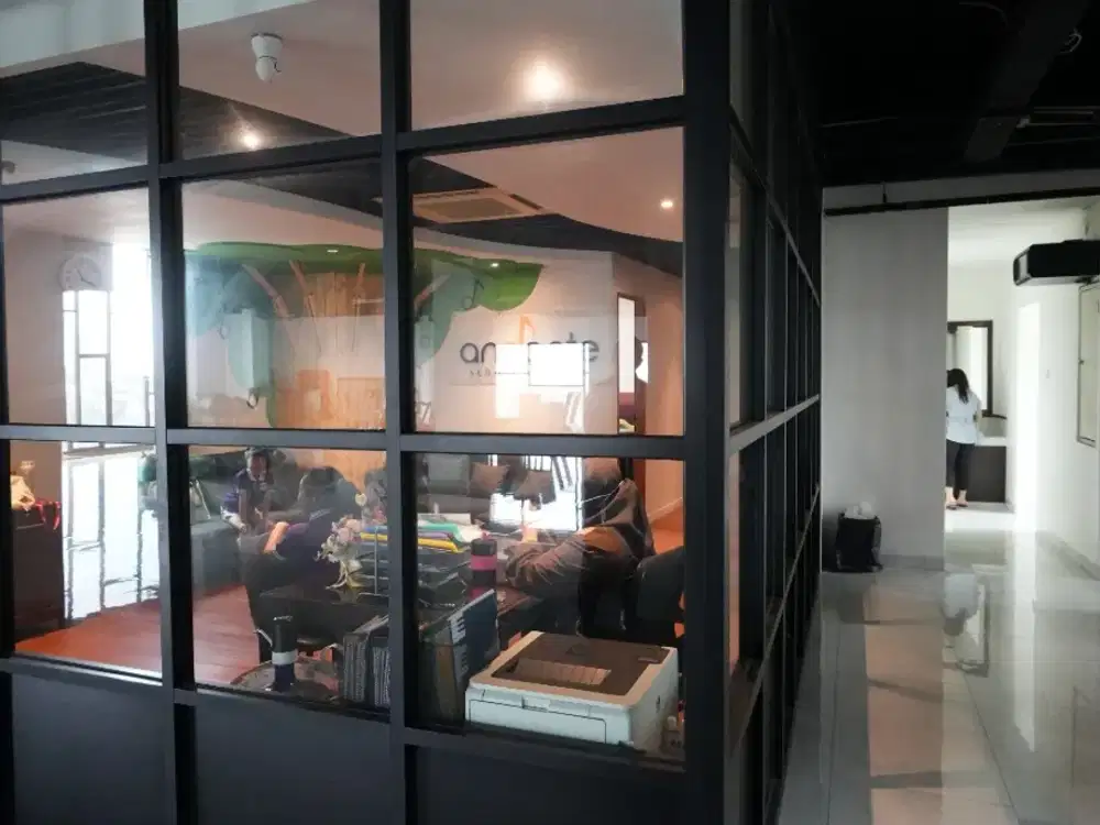 Dijual Gedung Kantor di Jl.Panjang, Jakbar LB.3.500m2 Semi Furnish