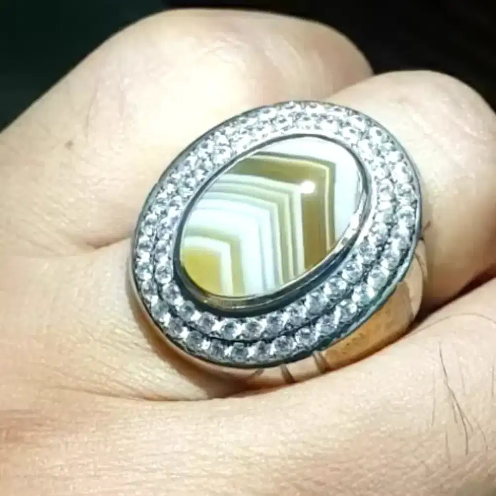 BATU AKIK junjung derajat