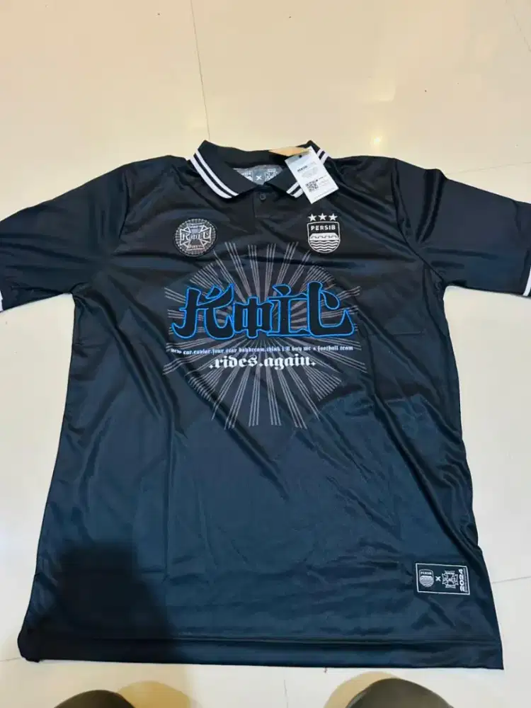 Kaos Persib collab Koil