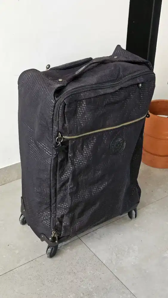 Dijual tas travelling semi hard case