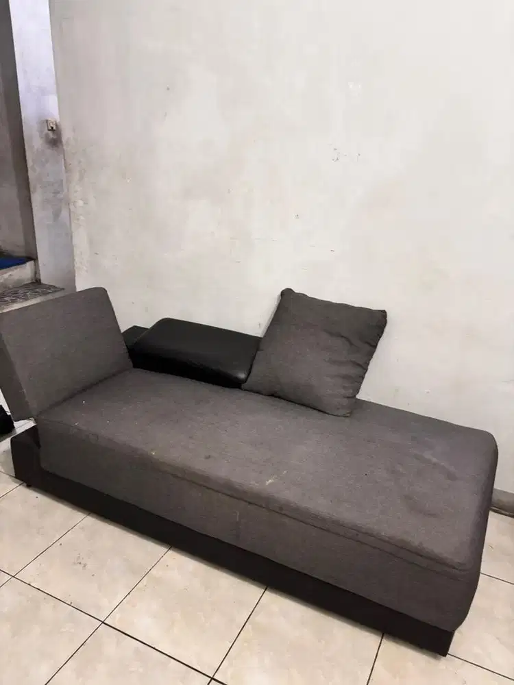Sofa ruang tamu