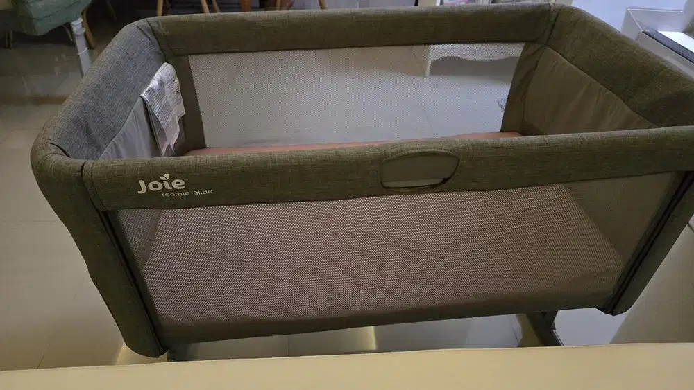 Joie Roomie Glide Baby Box