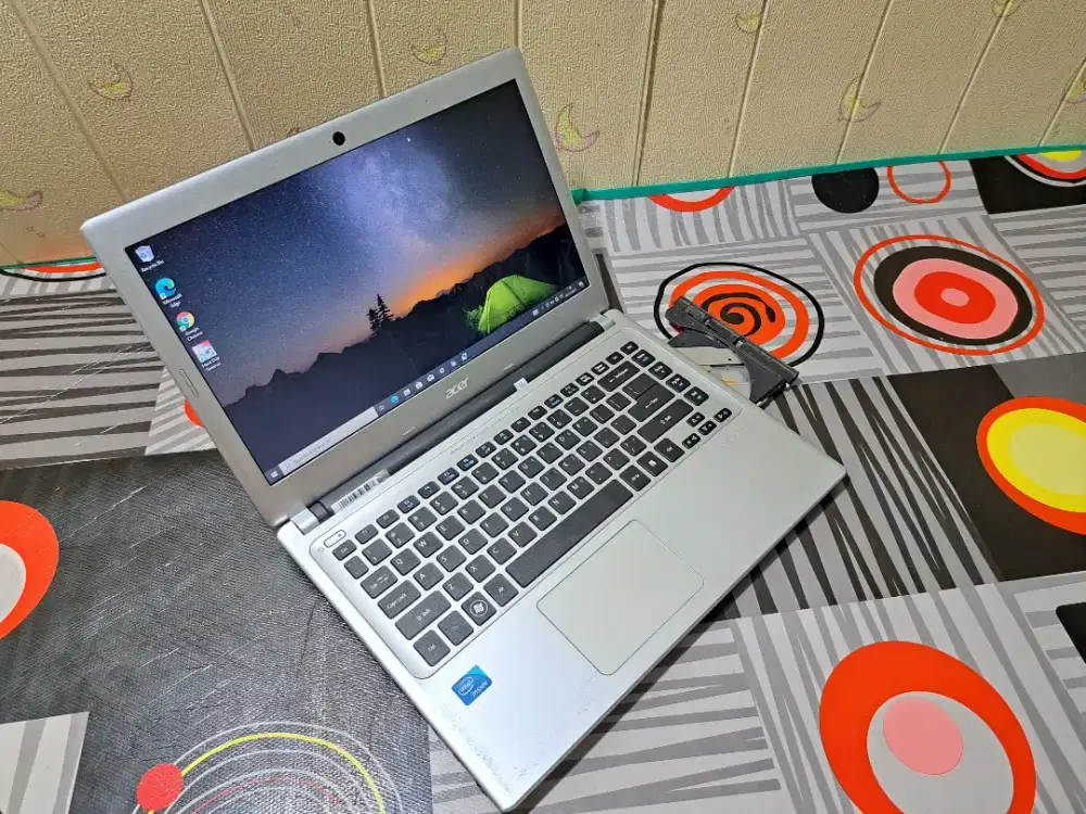 Jual BU acer v5 sliver slim normal semua siap pakai lancar jaya