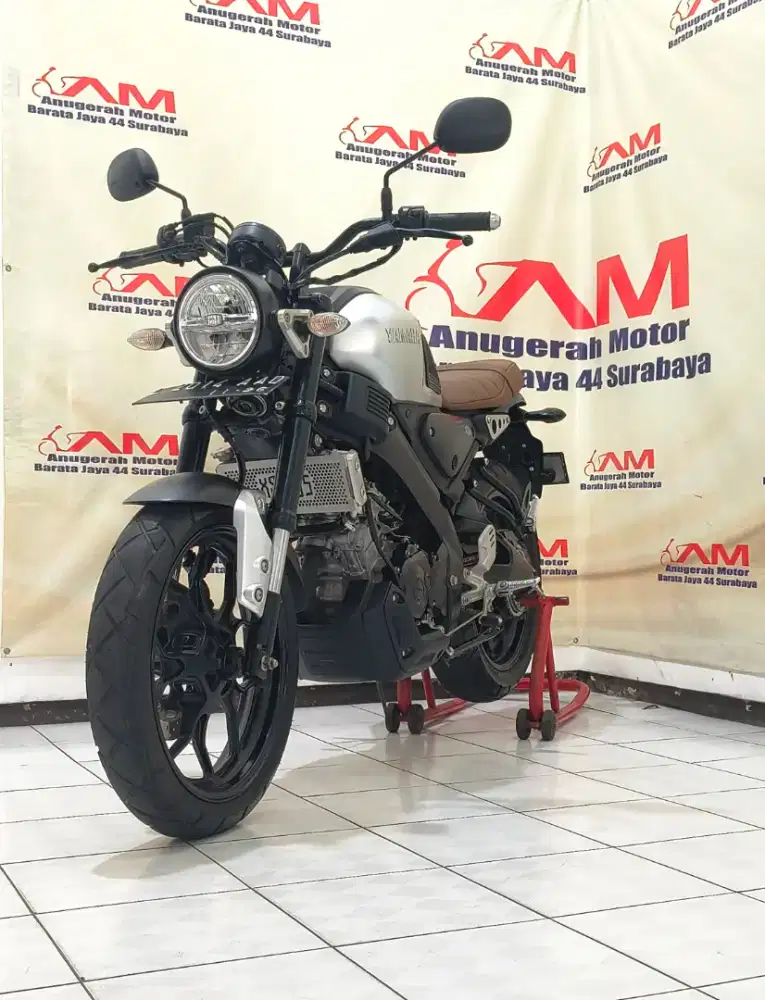 Yamaha XSR 155 Tahun 2021 warna Silver
